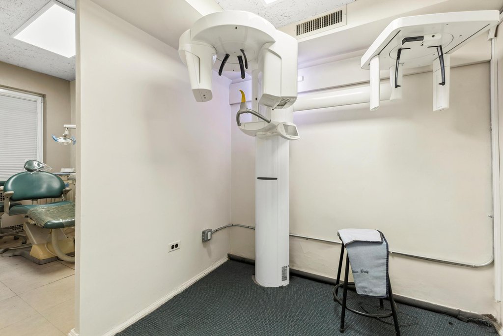 880 Fifth Avenue, Unit 1J photo 6