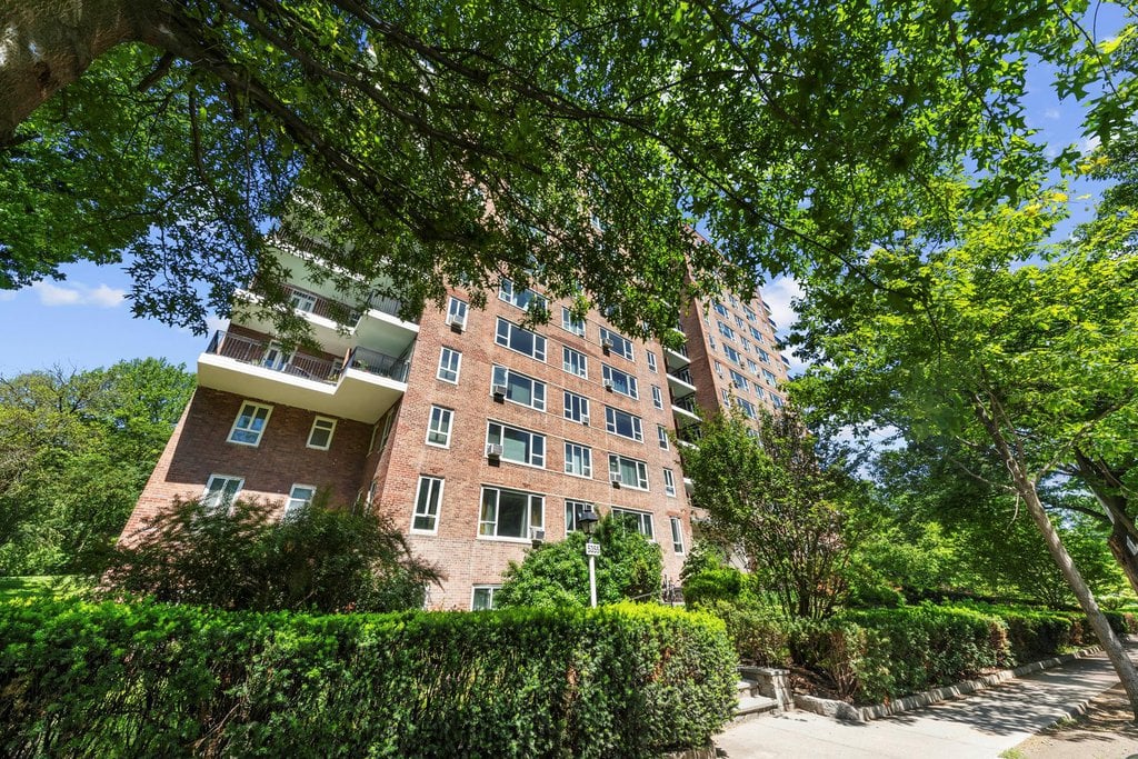 5355 Henry Hudson Parkway West, Unit 4G