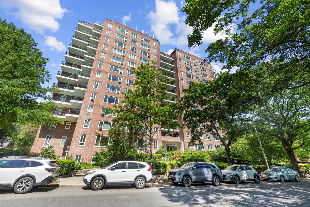 5355 Henry Hudson Parkway West, Unit 4G photo 2