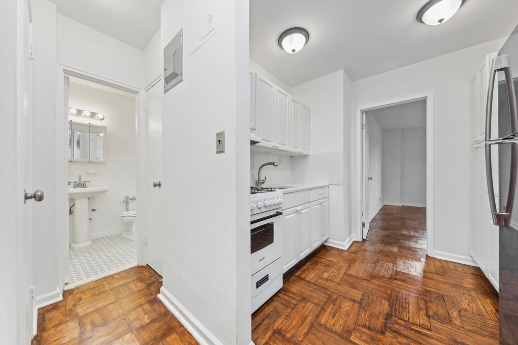 5355 Henry Hudson Parkway West, Unit 4G photo 5