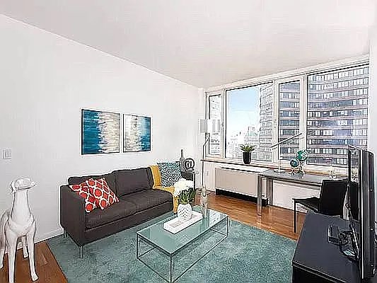 635 West 42nd Street, Unit 12M