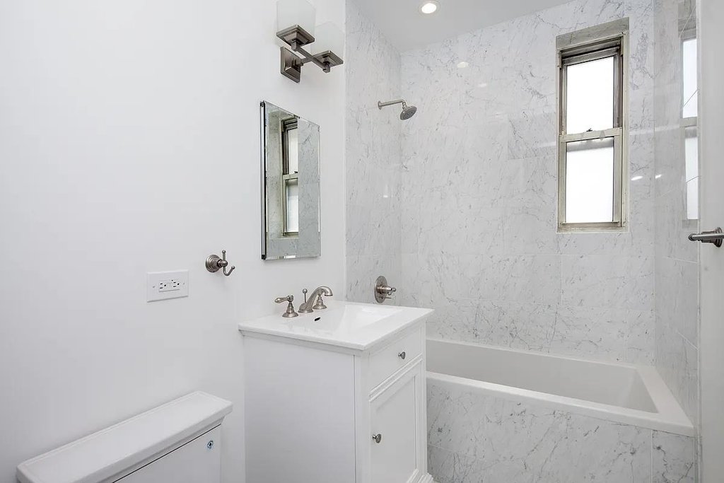 25 Fifth Avenue, Unit 14B photo 4