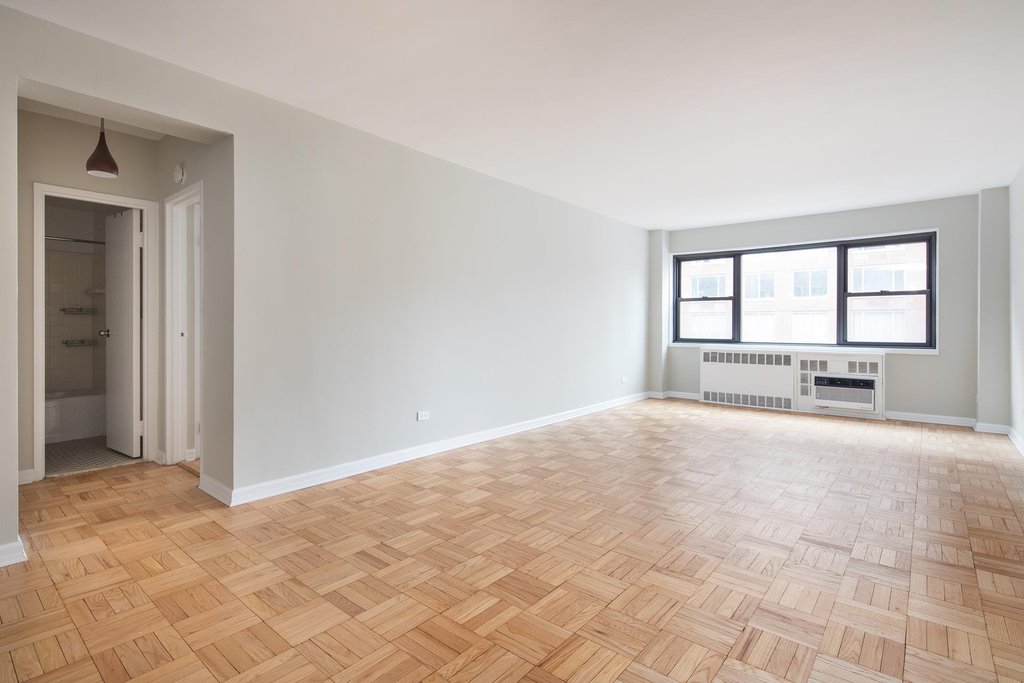 305 East 72nd Street, Unit 11C photo 2