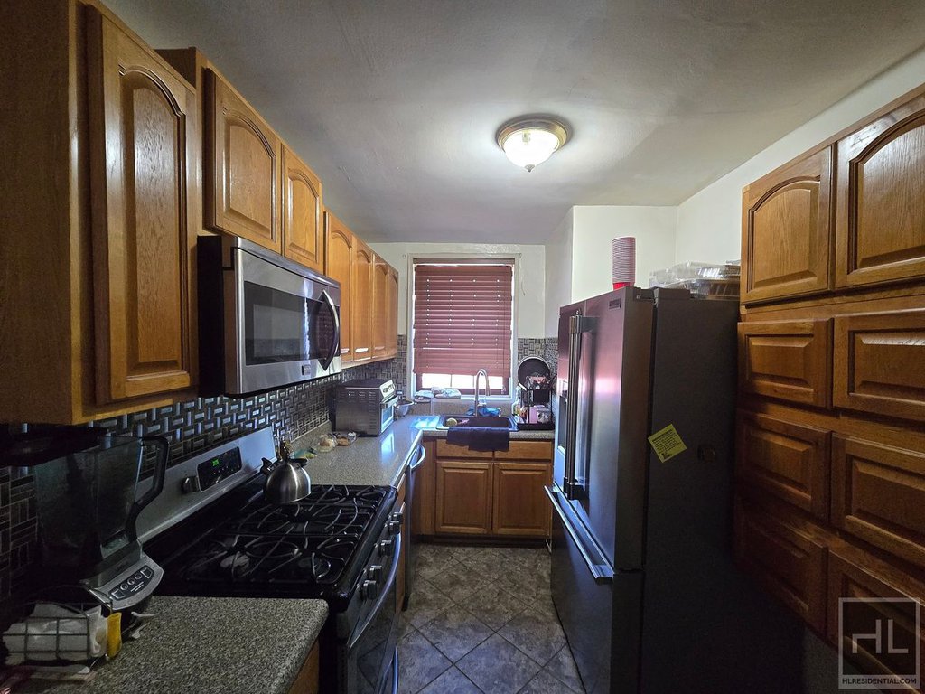 1165 East 54th Street, Unit 4K photo 2