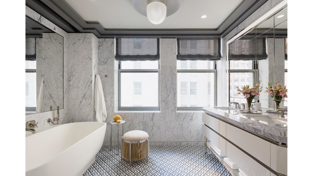 303 Park Avenue, Unit 1914 photo 6