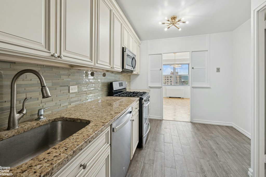 2500 Johnson avenue, Unit 15N photo 6