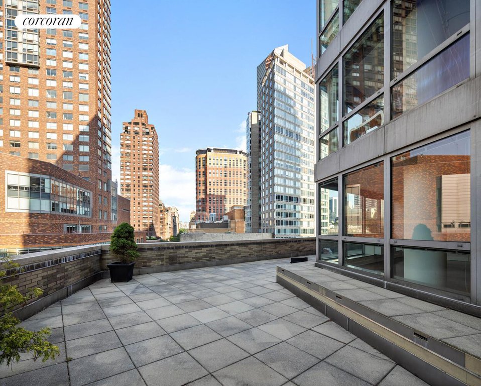 1965 Broadway, Unit 8E photo 4