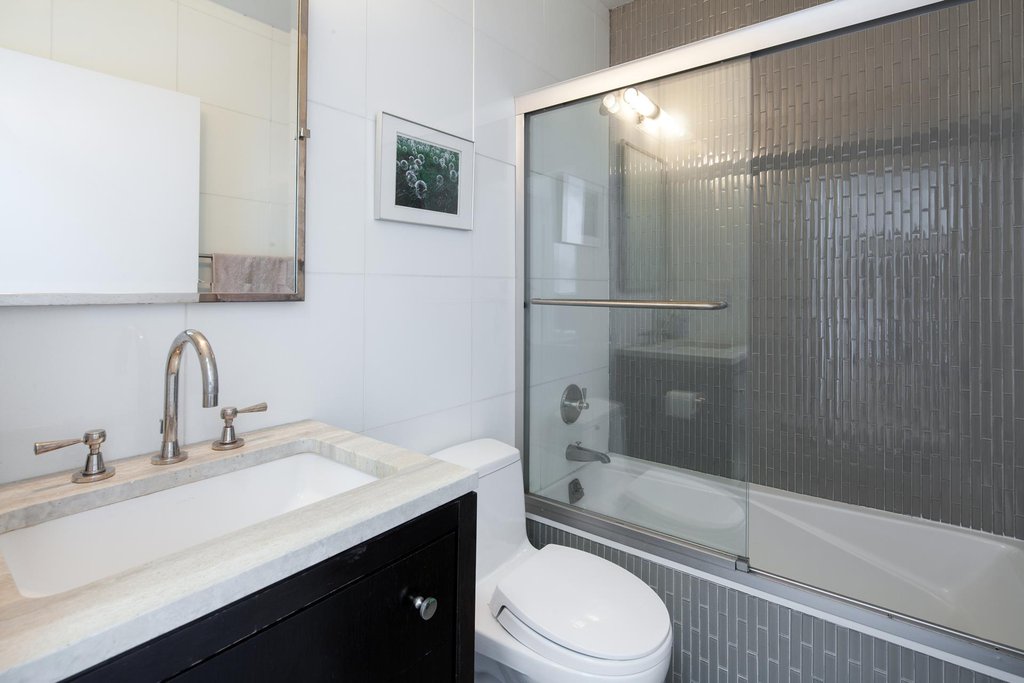 212 East 47th Street, Unit 19A photo 5