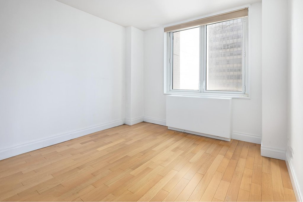 212 East 47th Street, Unit 19A photo 6