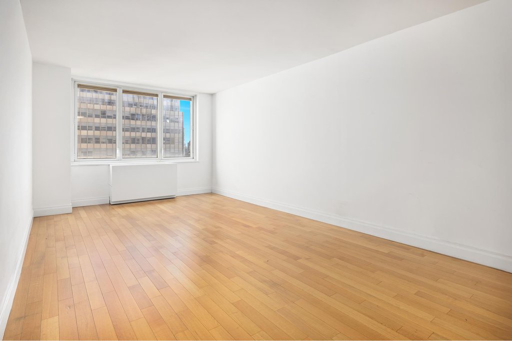 212 East 47th Street, Unit 19A photo 8