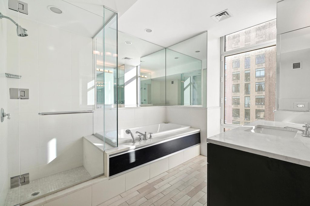 207 East 57th Street, Unit 19B photo 7