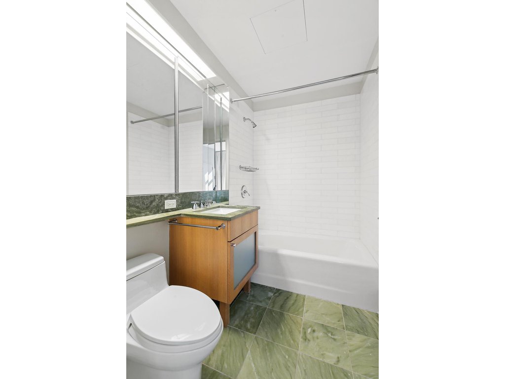 207 East 57th Street, Unit 19B photo 9