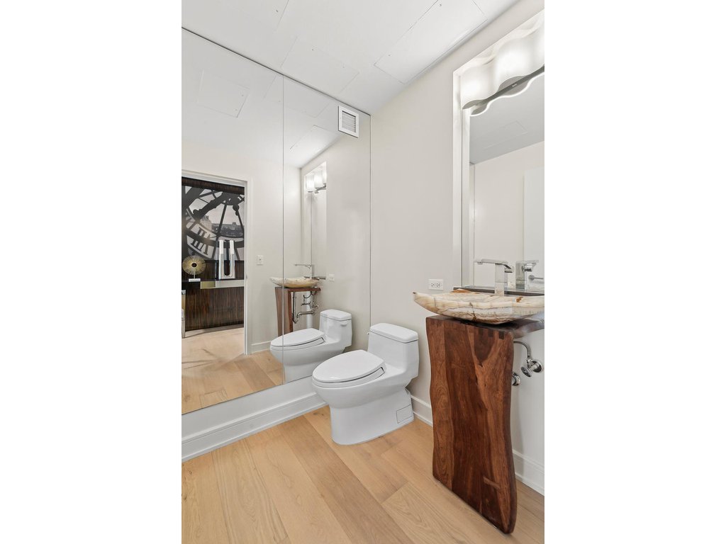 207 East 57th Street, Unit 19B photo 10
