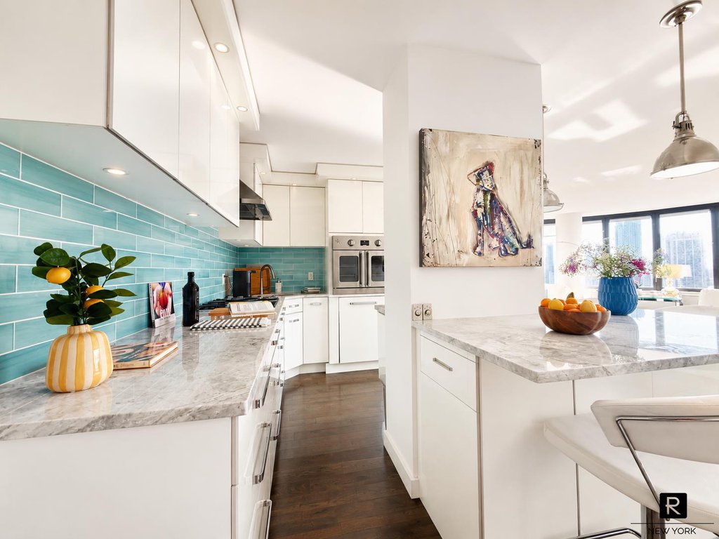 330 East 38th Street, Unit 46D photo 4