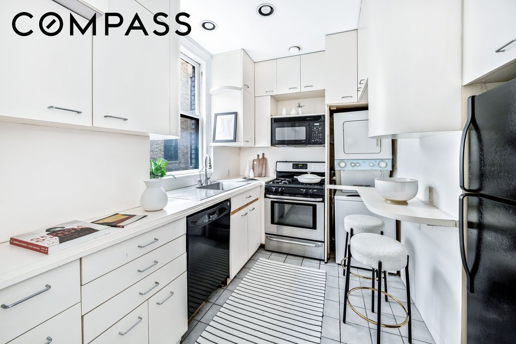 1060 Park Avenue, Unit 11A photo 3