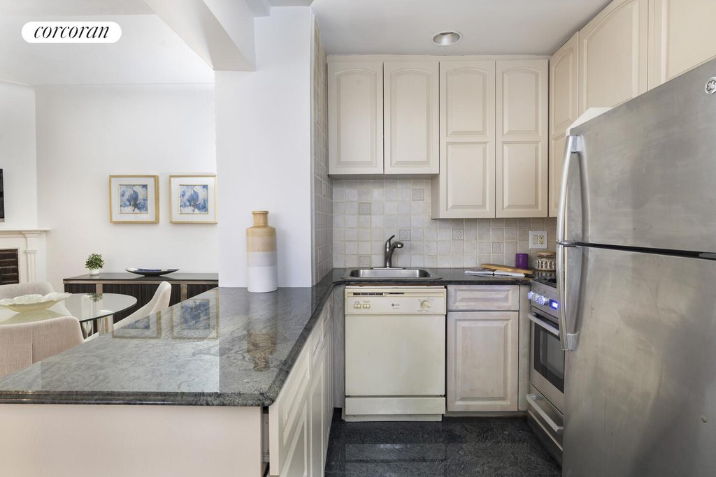 235 East 22nd Street, Unit 6P photo 3