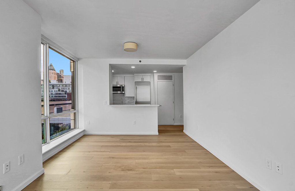 635 West 42nd Street, Unit 7A photo 12