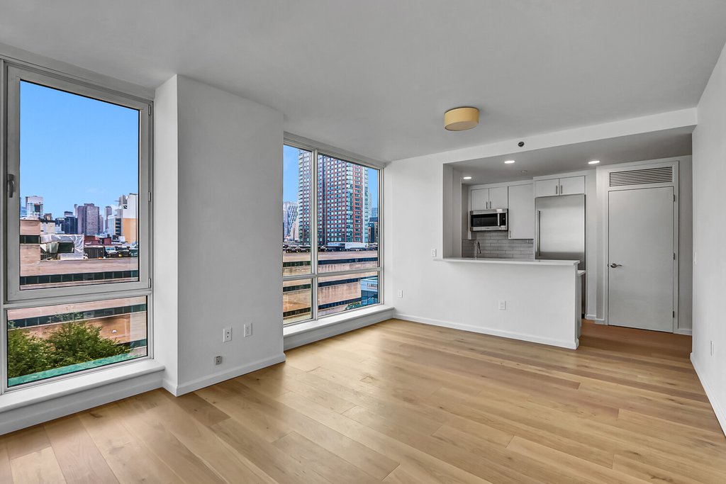635 West 42nd Street, Unit 7A photo 14