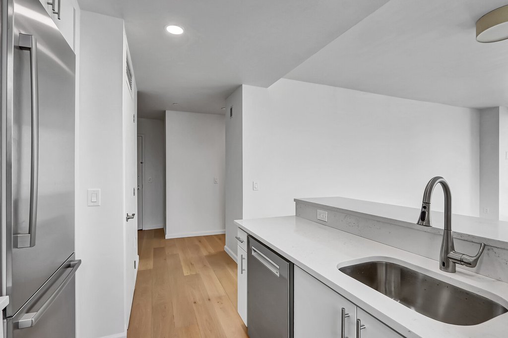 635 West 42nd Street, Unit 7A photo 18