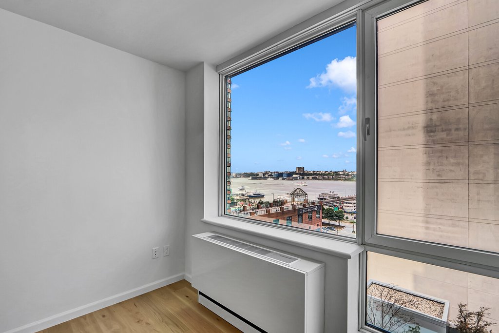 635 West 42nd Street, Unit 7A photo 25