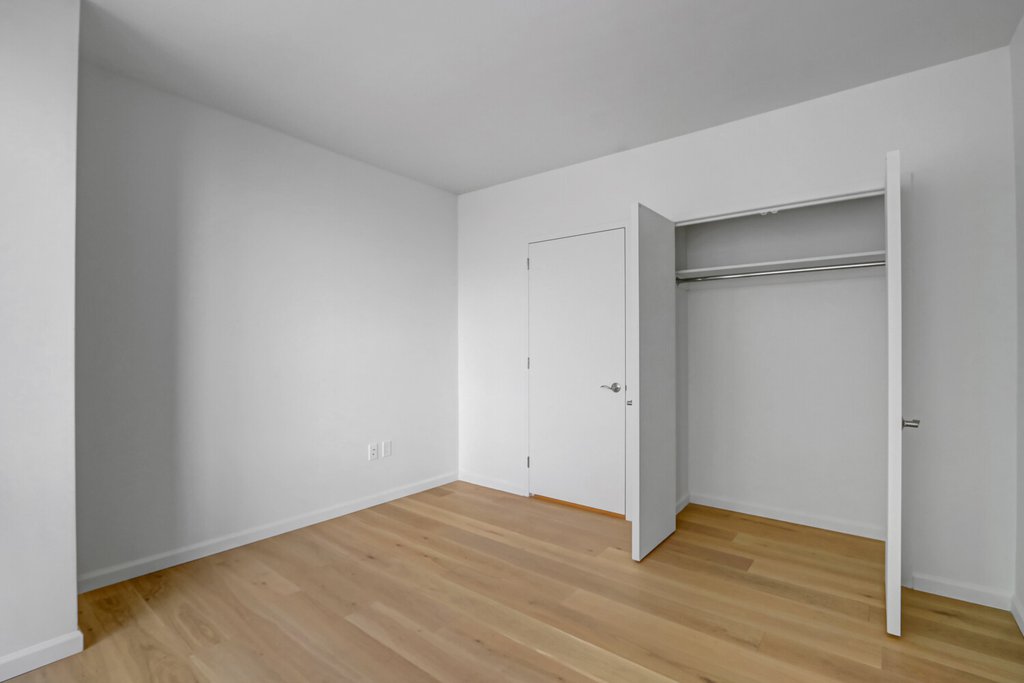635 West 42nd Street, Unit 7A photo 27