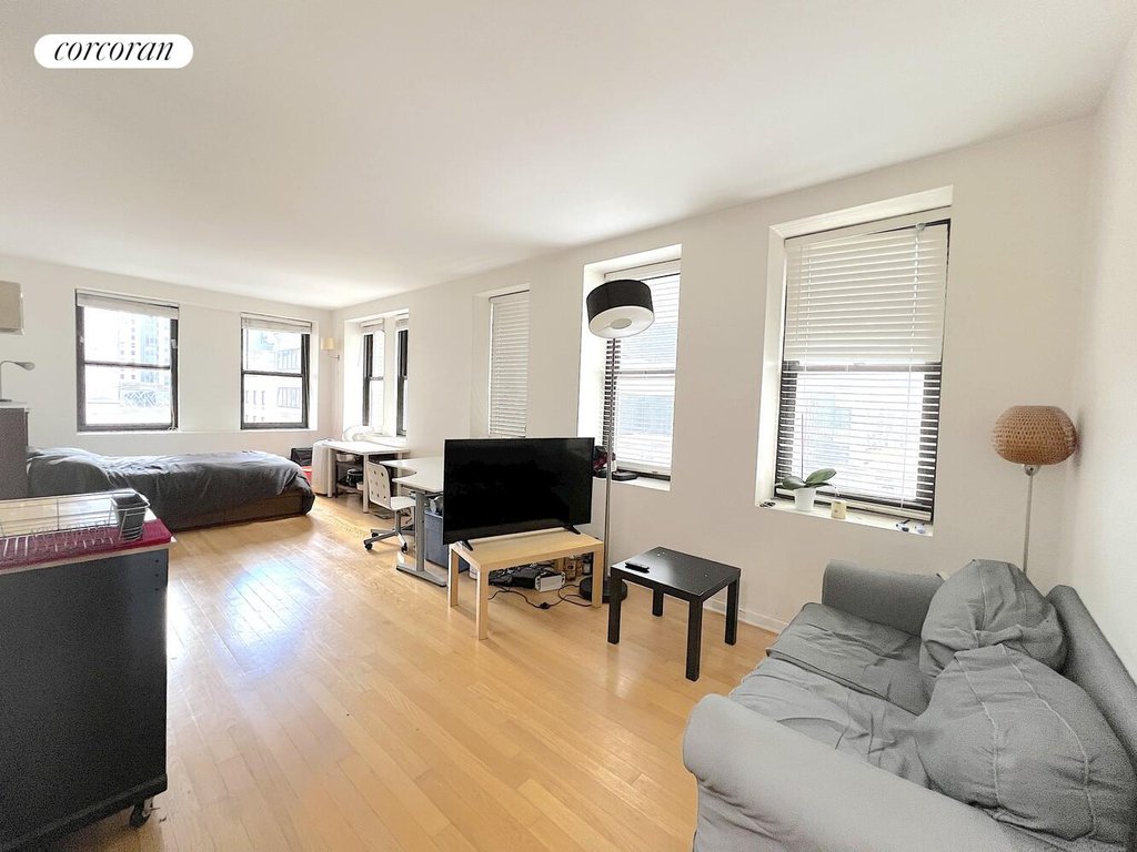 56 Pine Street, Unit 15B photo 2