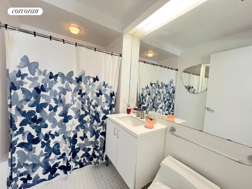 56 Pine Street, Unit 15B photo 4