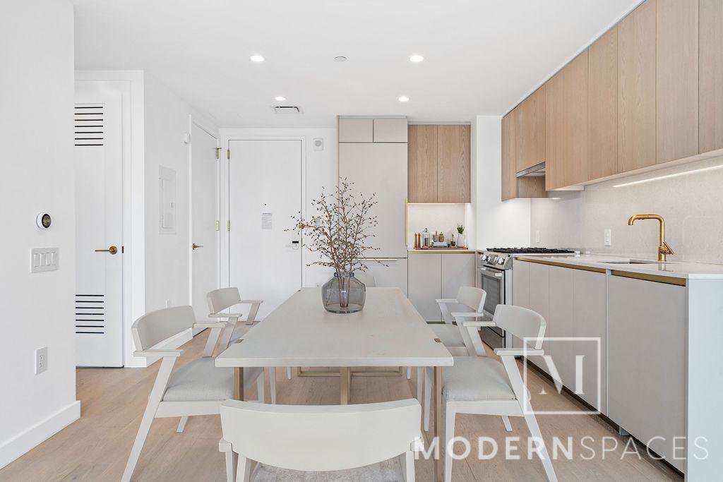 3 Court Square, Unit 910 photo 2