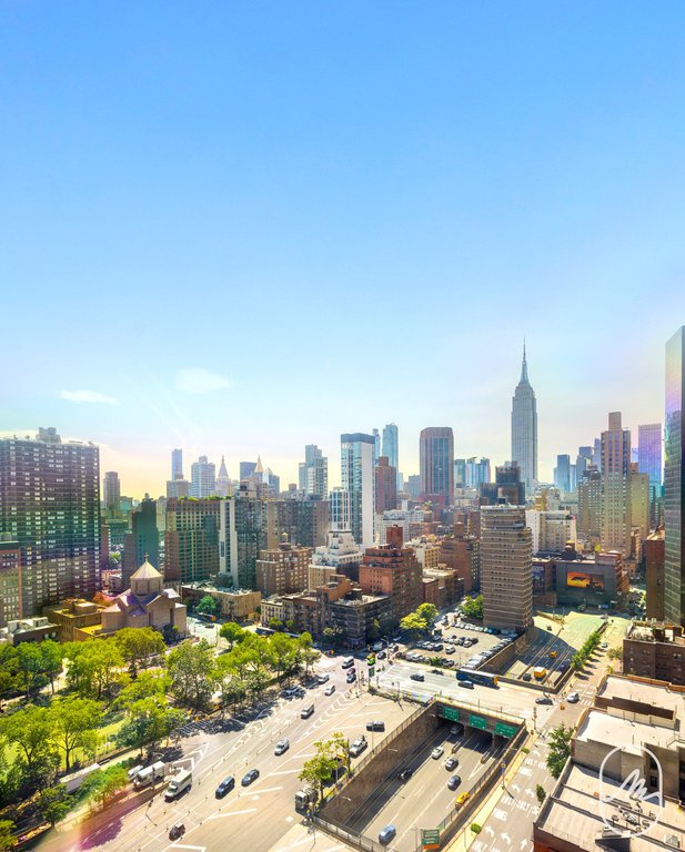 330 East 38th Street, Unit 23Q photo 4
