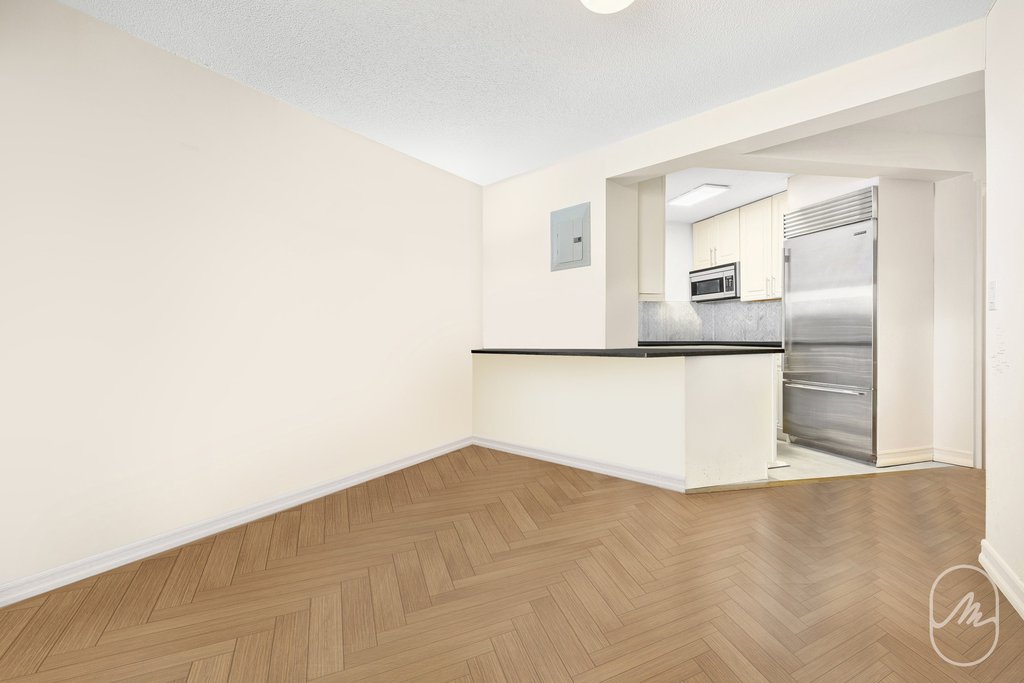 330 East 38th Street, Unit 23Q photo 7
