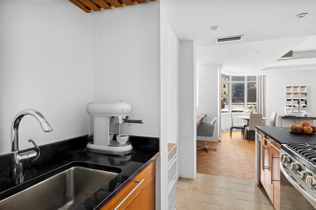 24 West 55th Street, Unit 11D photo 4