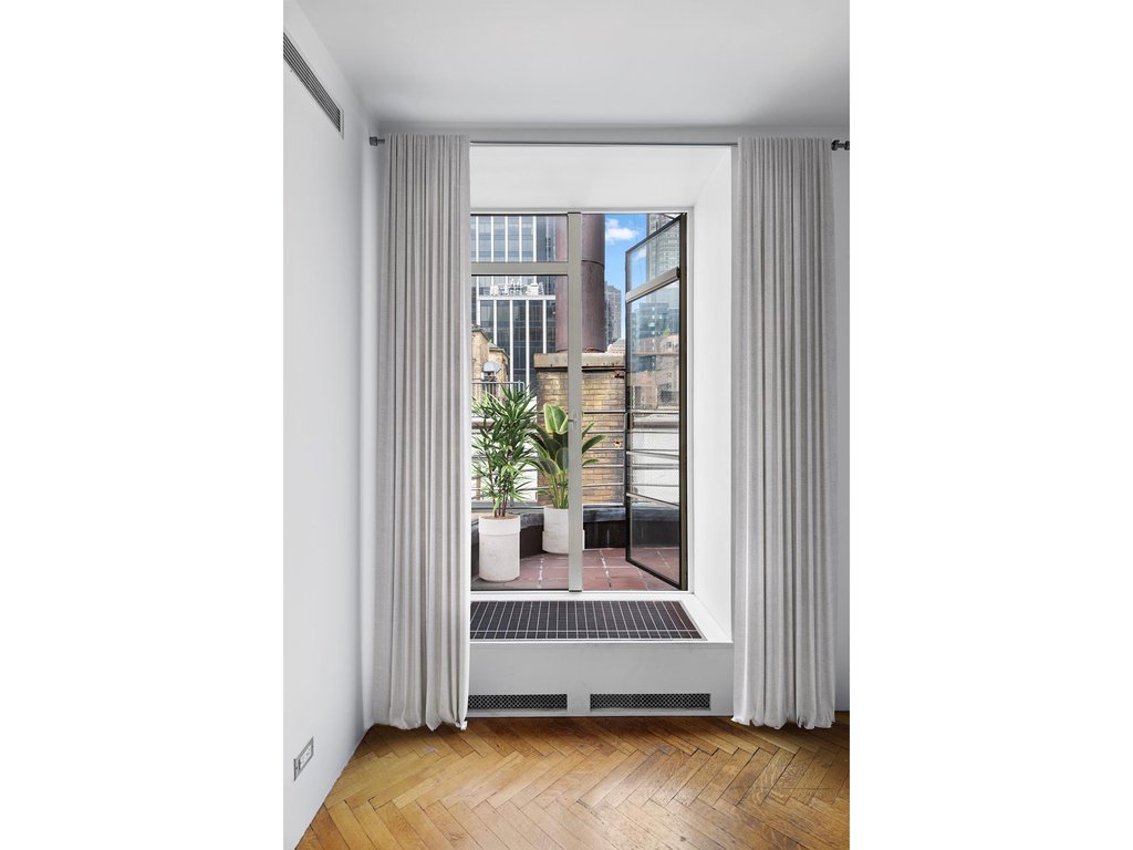 24 West 55th Street, Unit 11D photo 6