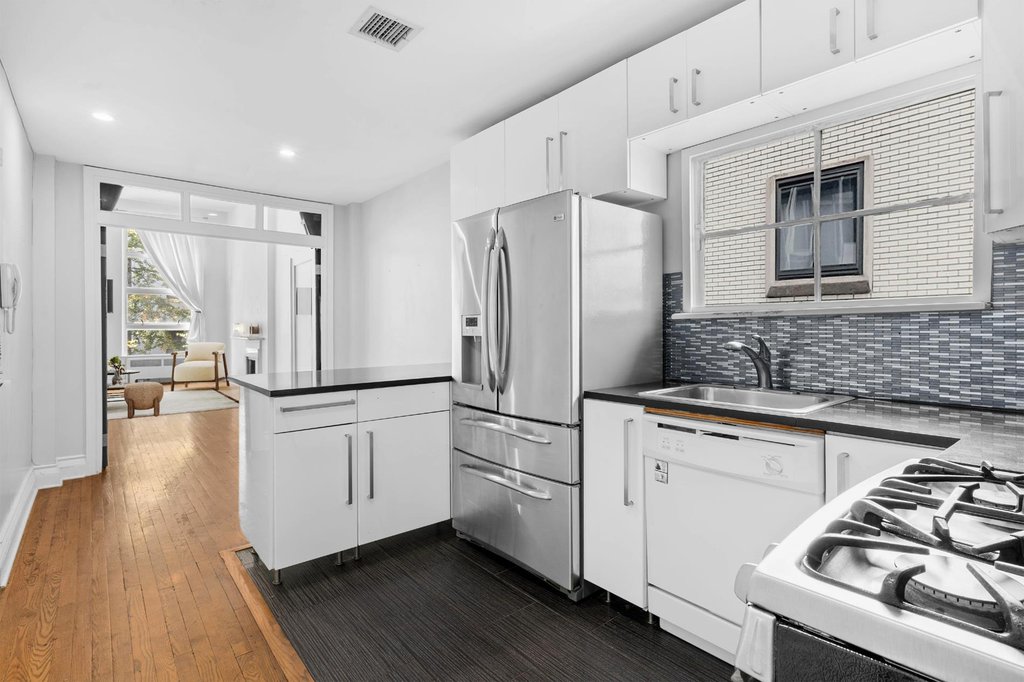 33 West 9th Street – For Sale photo 9