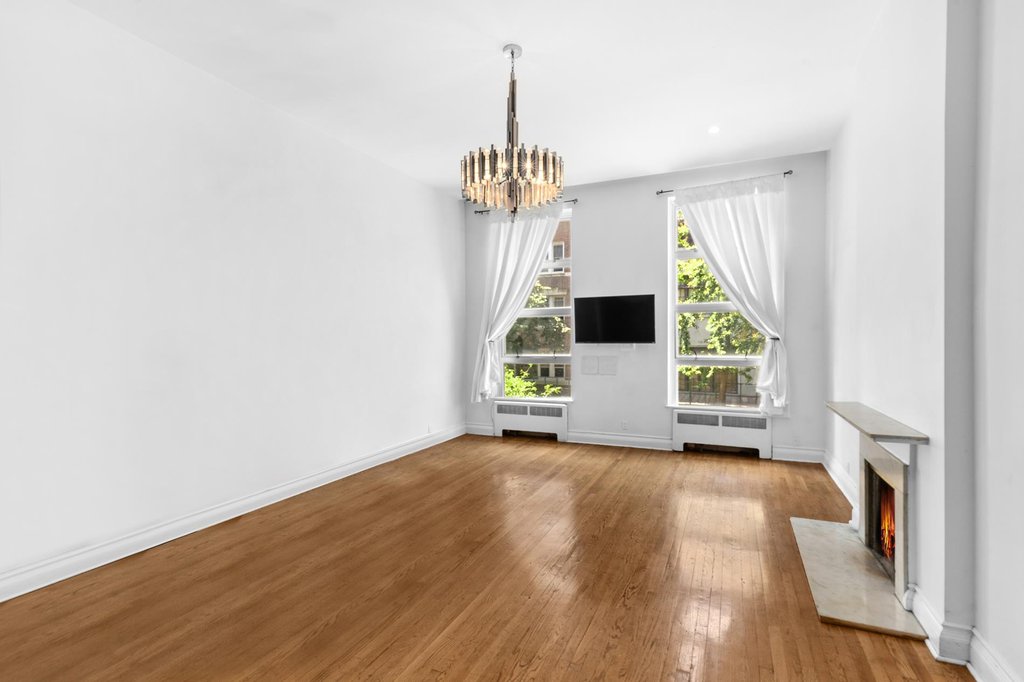33 West 9th Street – For Sale photo 12