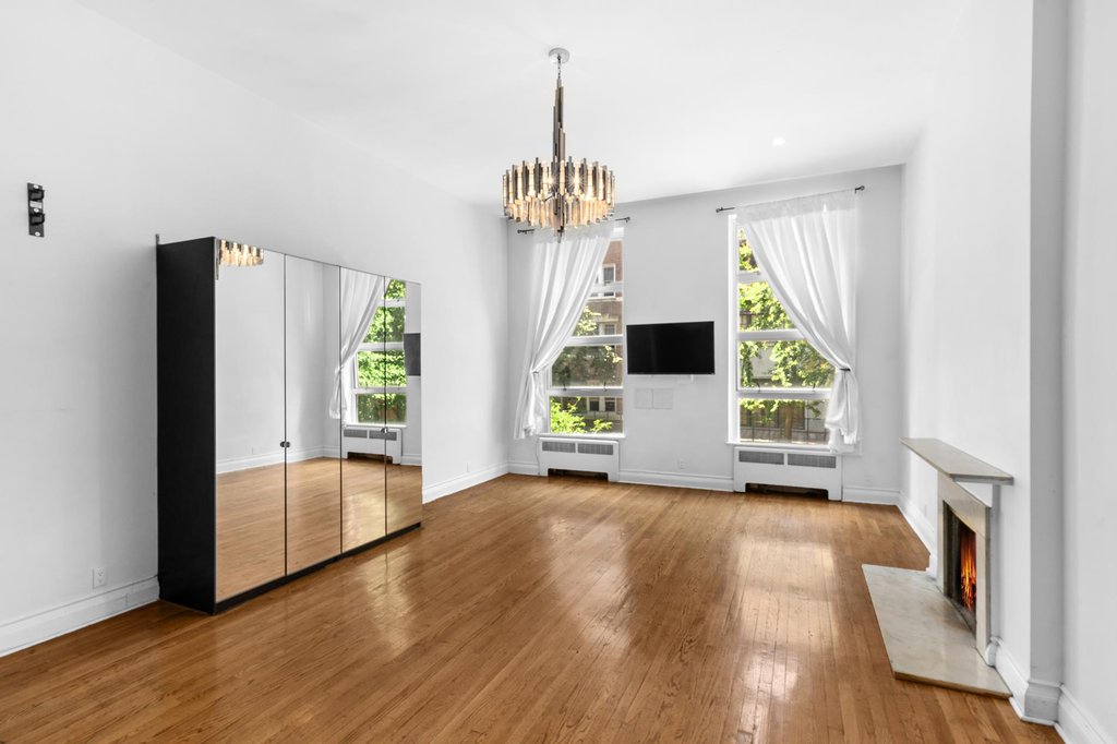 33 West 9th Street – For Sale photo 18