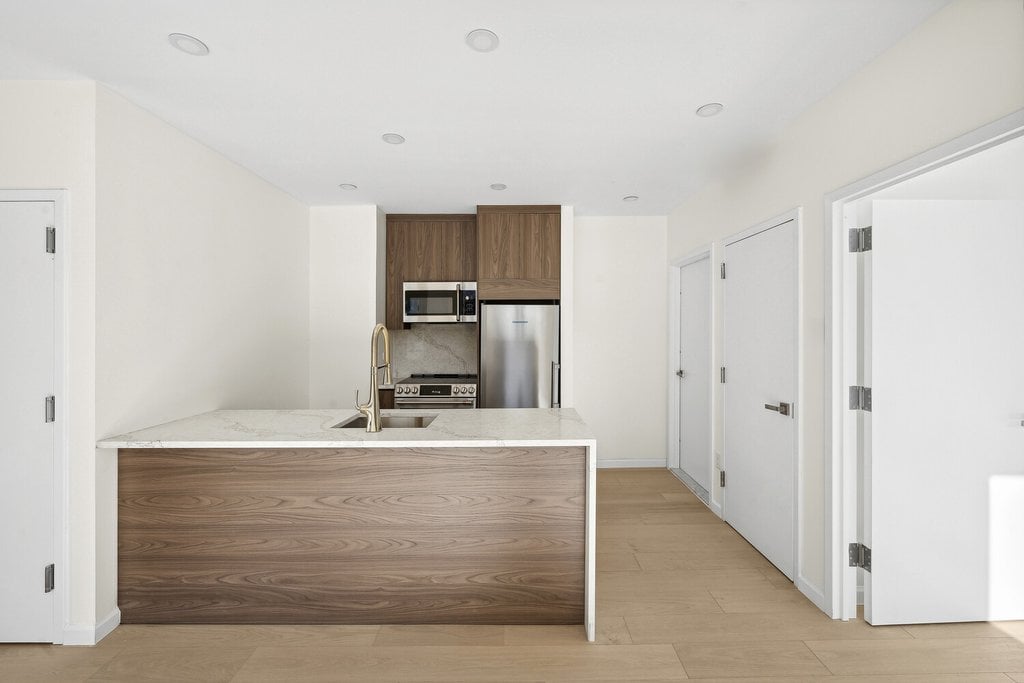 229 Withers Street, Unit 4A photo 4