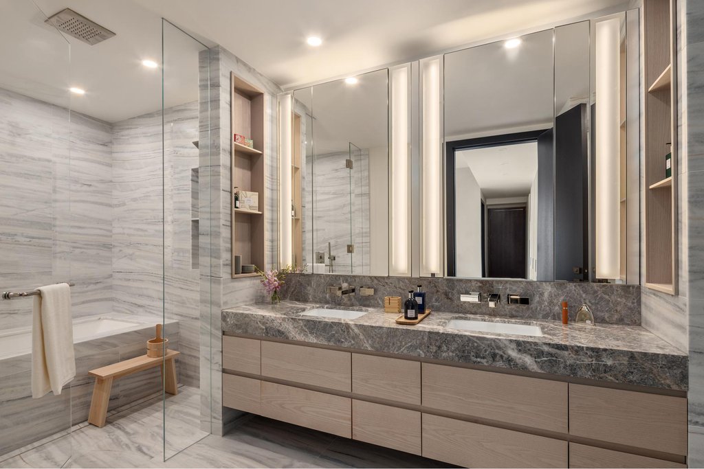 125 Greenwich Street, Unit 53C photo 6