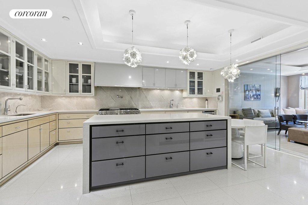 535 West End Avenue, Unit 10 photo 25