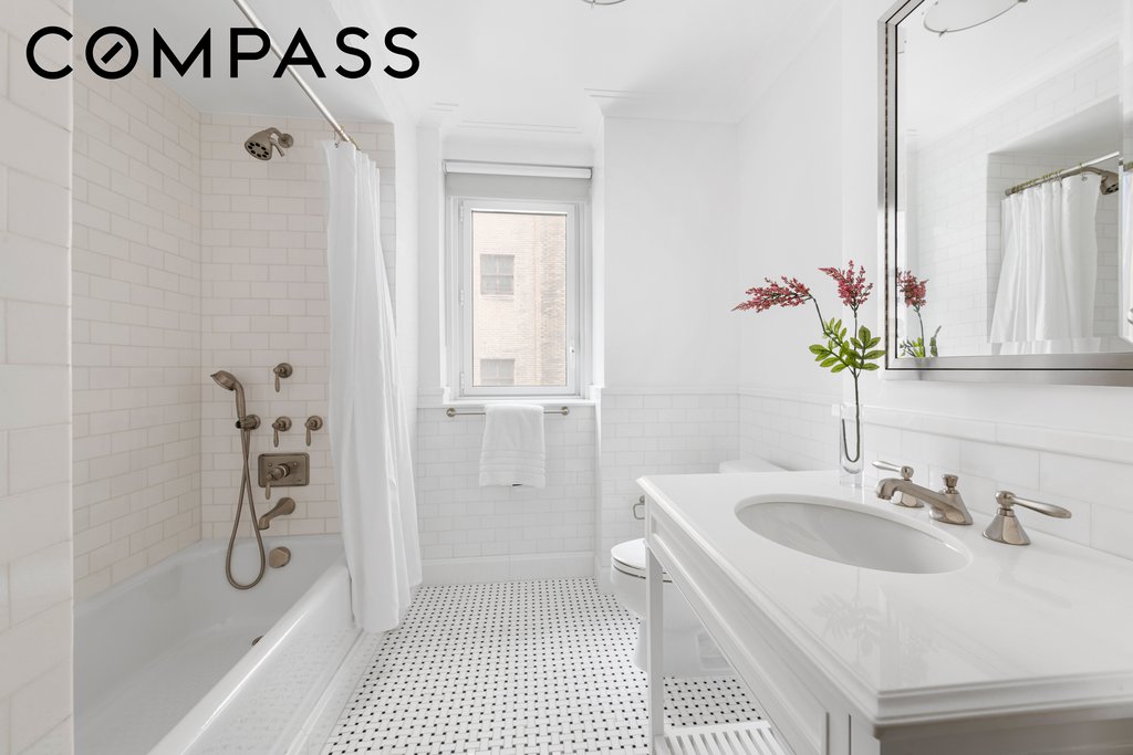 530 Park Avenue, Unit 12F photo 17
