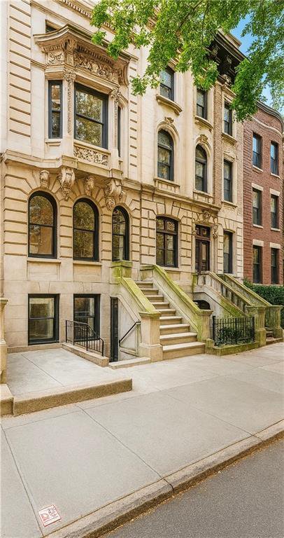 123 Eighth Avenue