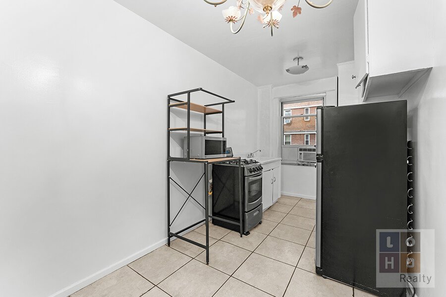 570 Grand Street, Unit H507 photo 7
