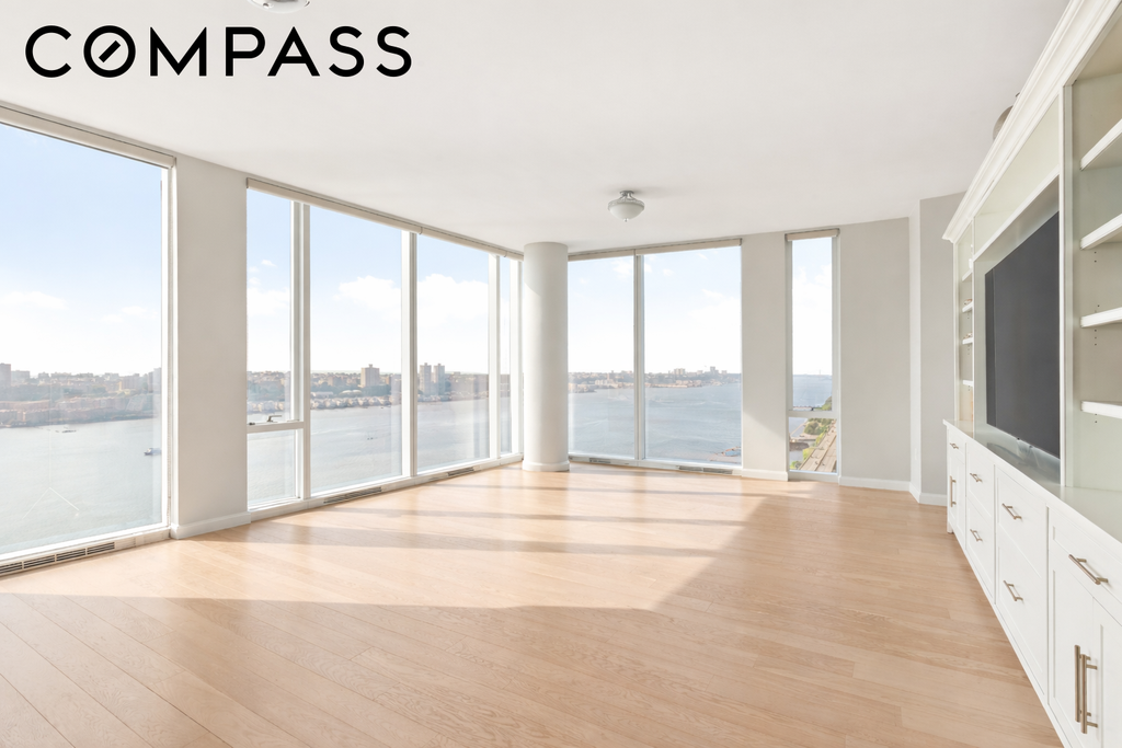 10 Riverside Boulevard, Unit 30B