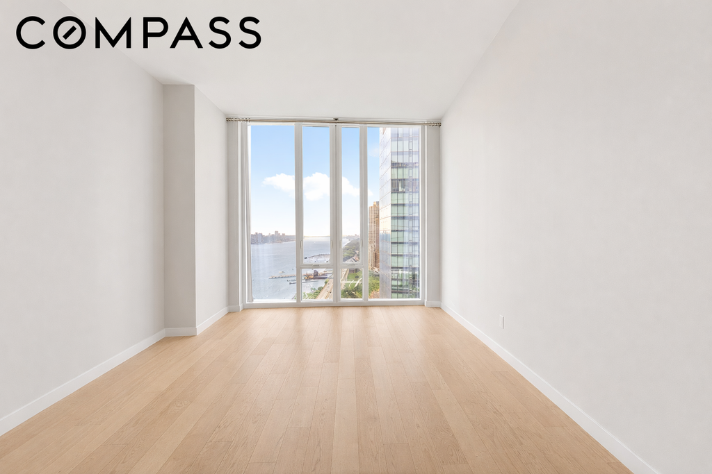 10 Riverside Boulevard, Unit 30B photo 6