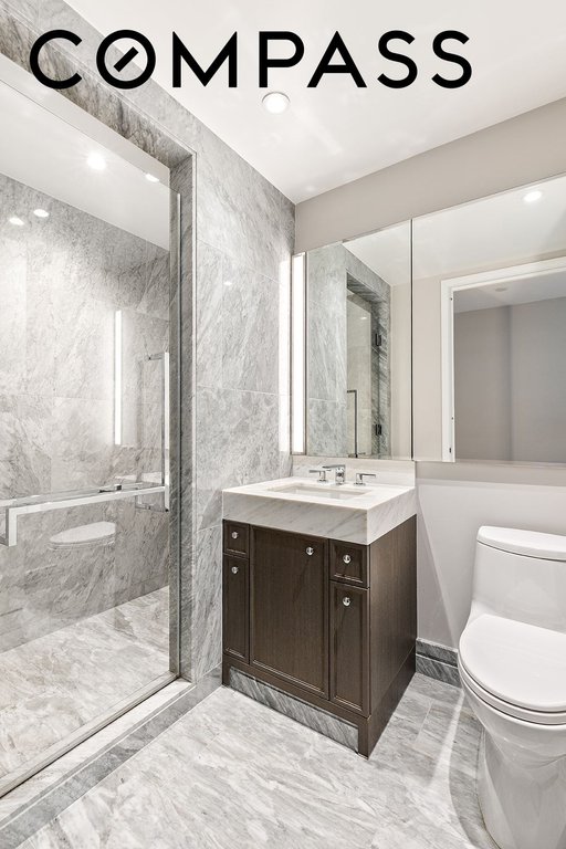 10 Riverside Boulevard, Unit 30B photo 7