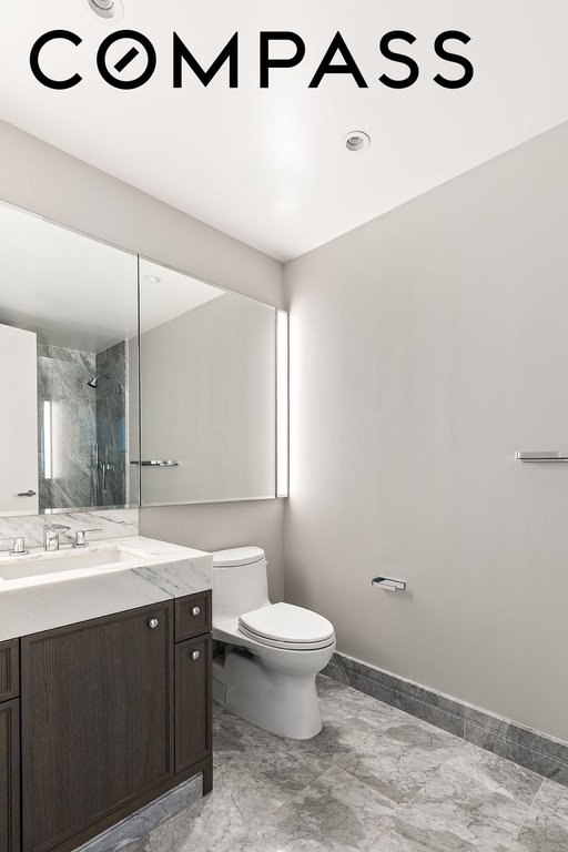 10 Riverside Boulevard, Unit 30B photo 9