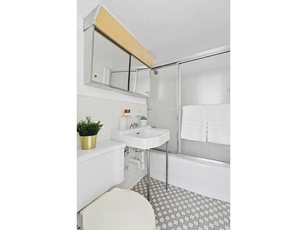 305 East 72nd Street, Unit 15B photo 7