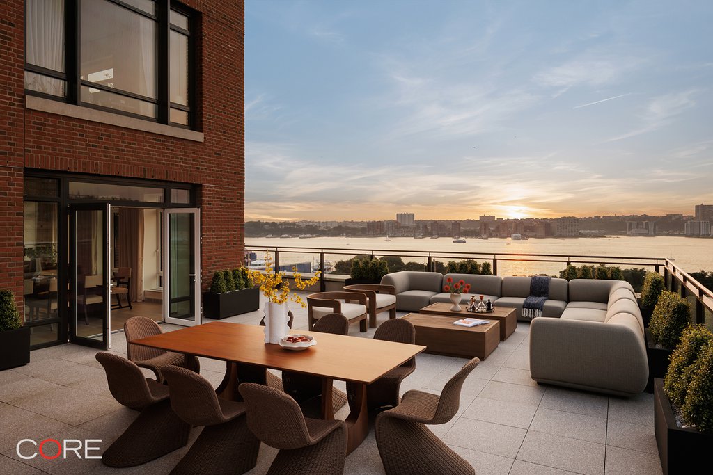555 West 22nd Street, Unit 11AW