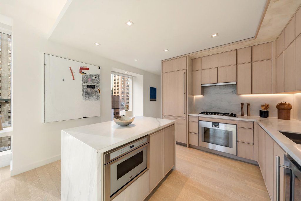138 East 50th Street, Unit 26A