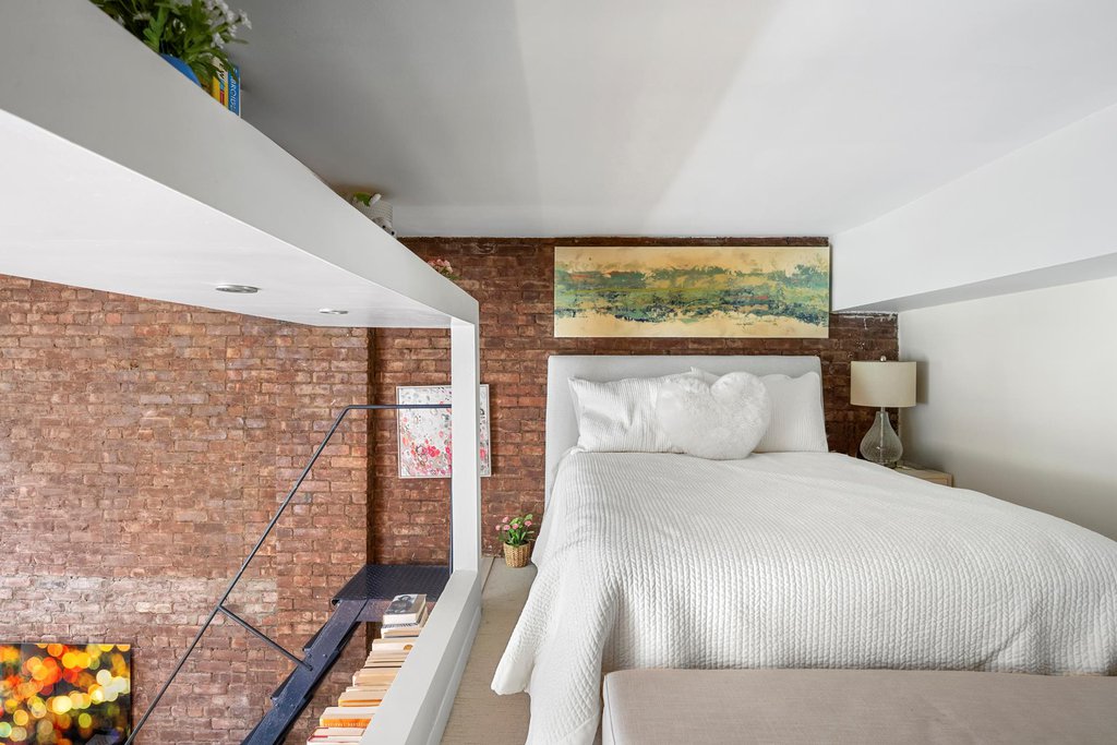 100 West 15th Street, Unit 2A photo 4