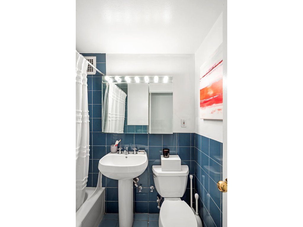 100 West 15th Street, Unit 2A photo 5